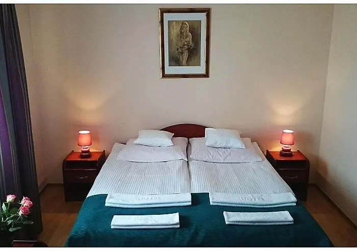 Gogreen *** 酒店 Rząska